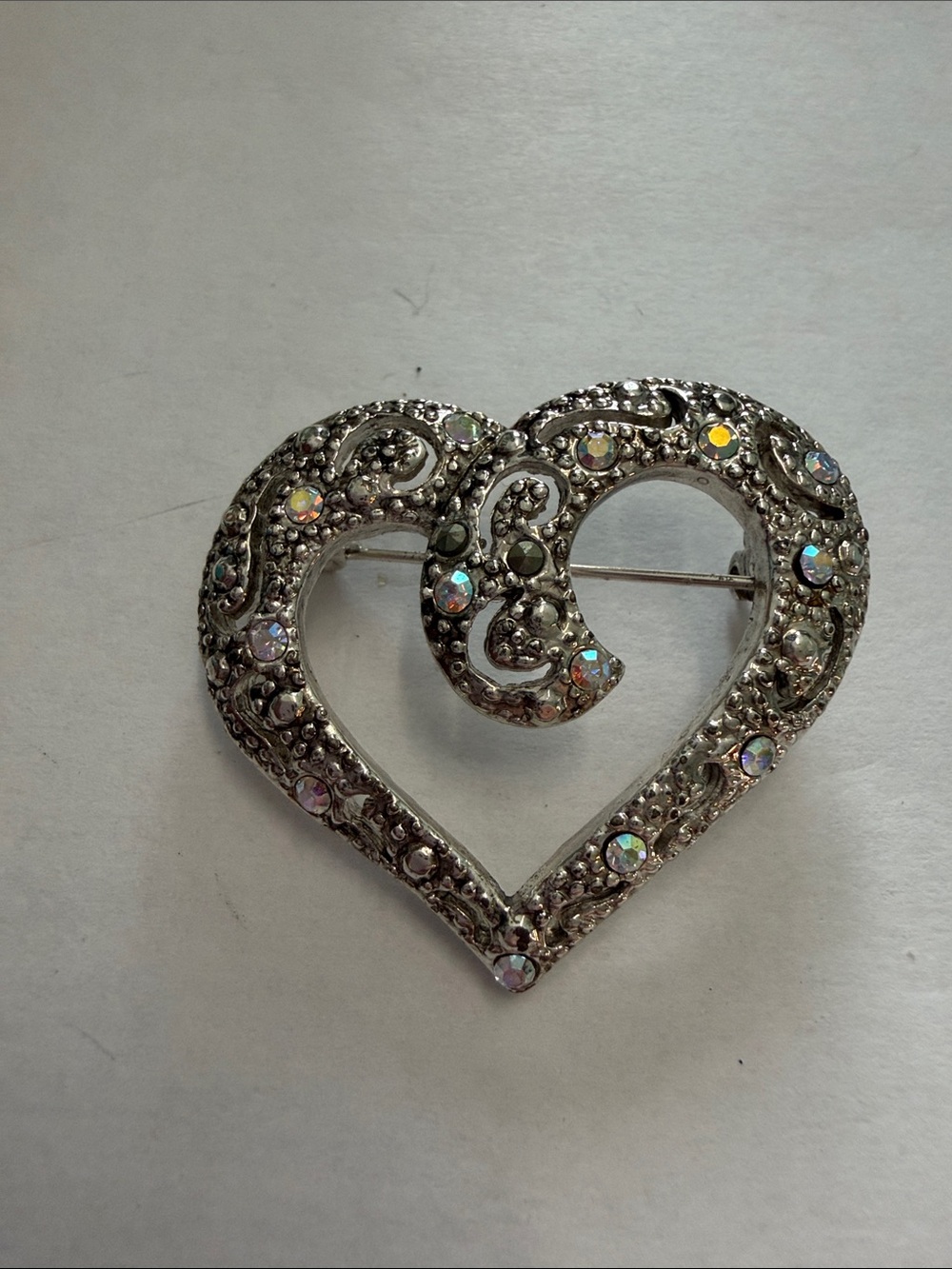 Vintage Rhinestone Heart Brooch Pin - Silver Sparkle